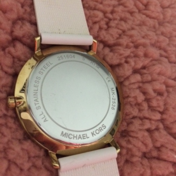 Michael Kors Watch!! White and Gold - Picture 3 of 3